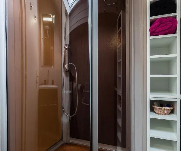 La Rose Tremiere Gasthuis Wintzenheim-Kochersberg